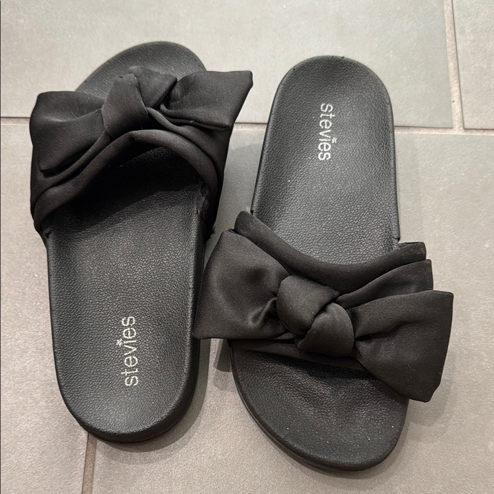 Stevies Elegant Black Bow Slides